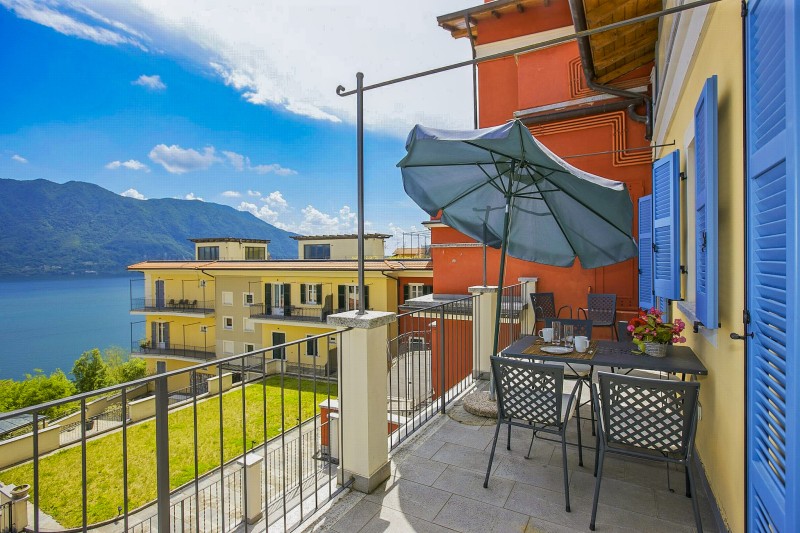 Ca. 16 m² großer Sonnenbalkon mit fantastischer Sicht auf den See