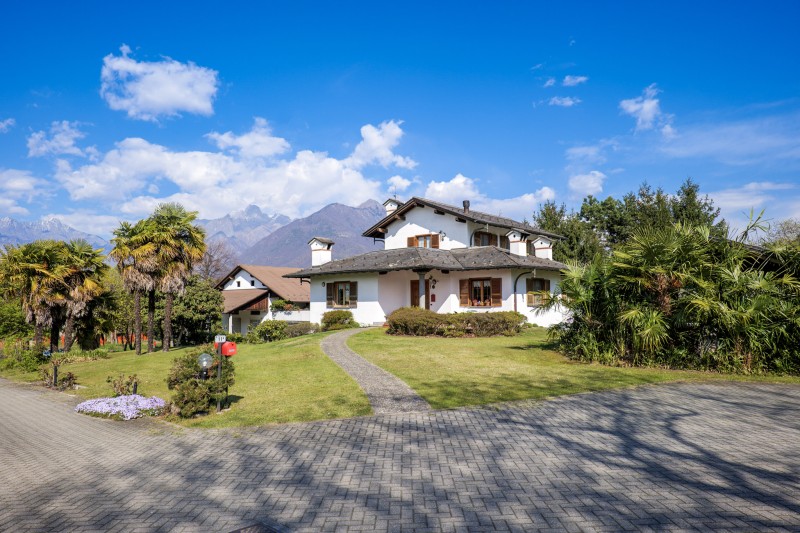 Teilansicht des Hauses mit ca. 1.000 m² großem Garten