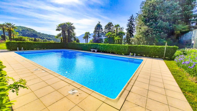 Pool (ca. 16 m x 8 m)