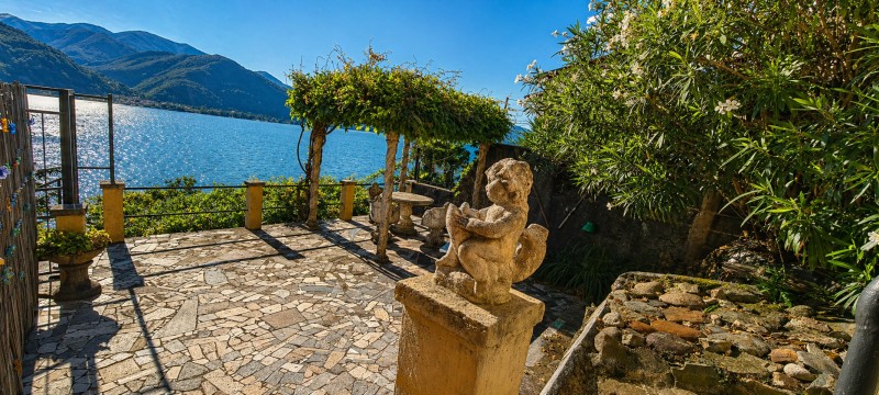 Eine von 3 Terrassen mit atemberaubender Sicht auf den See