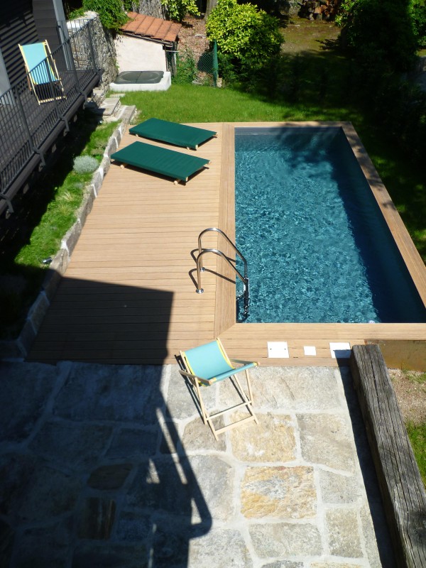 Pool mit Liegefläche und Außendusche (Il Lavatoio)