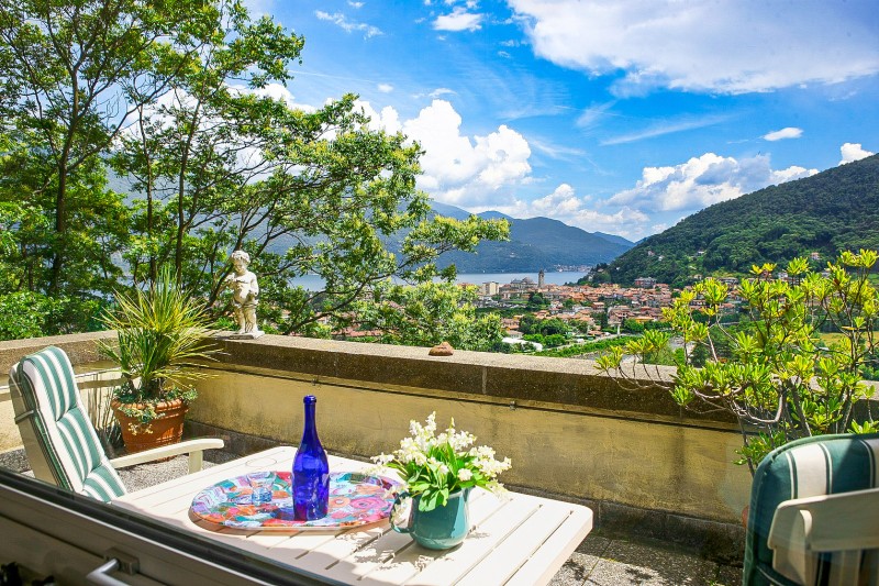 Ca. 11 m² großer Balkon mit Panoramasicht