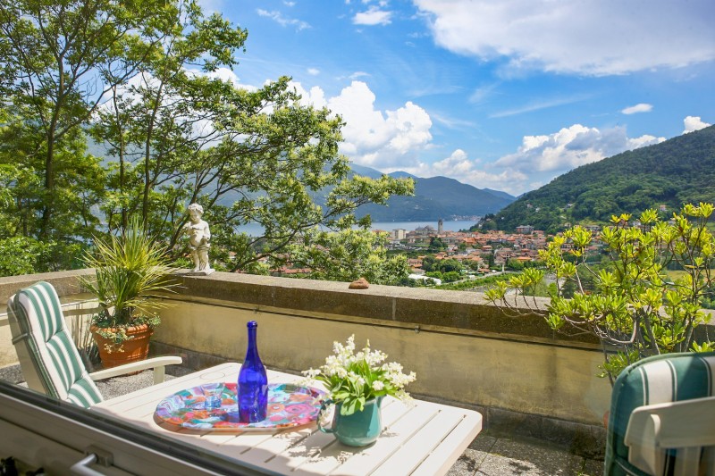 Ca. 11 m² großer Balkon mit Panoramasicht