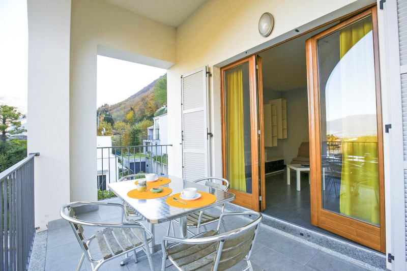Ca. 12 m² großer Balkon mit wunderschöner Sicht auf Cannobio und den See