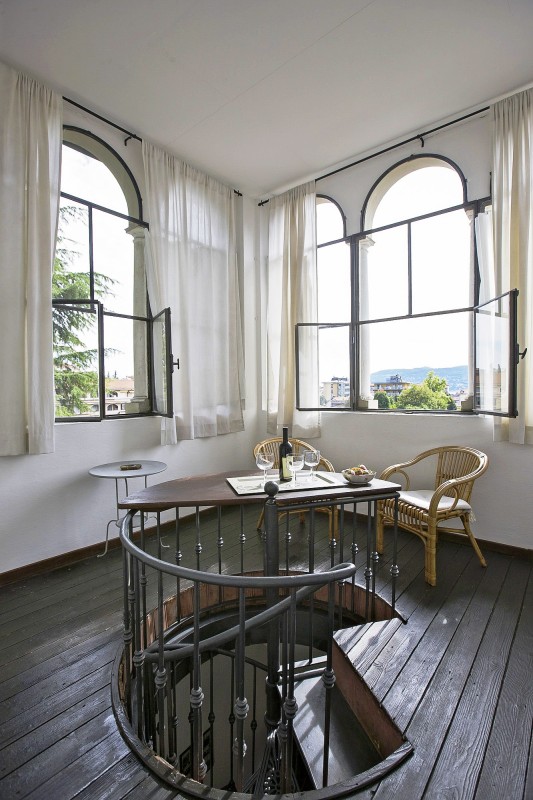 Ca. 8 m² einzigartiges, rundum verglastes Turmzimmer mit...