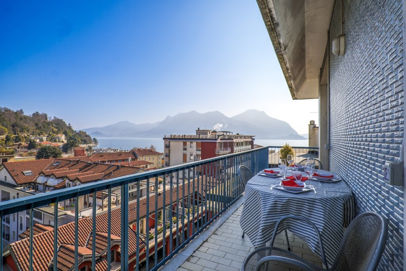 Ca. 16 m² großer teilüberdachter Balkon