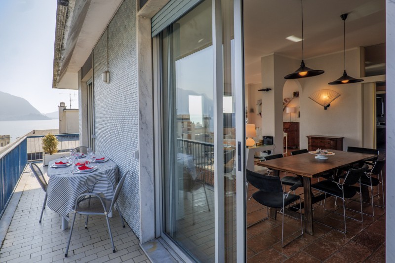 Ca. 16 m² großer teilüberdachter Balkon