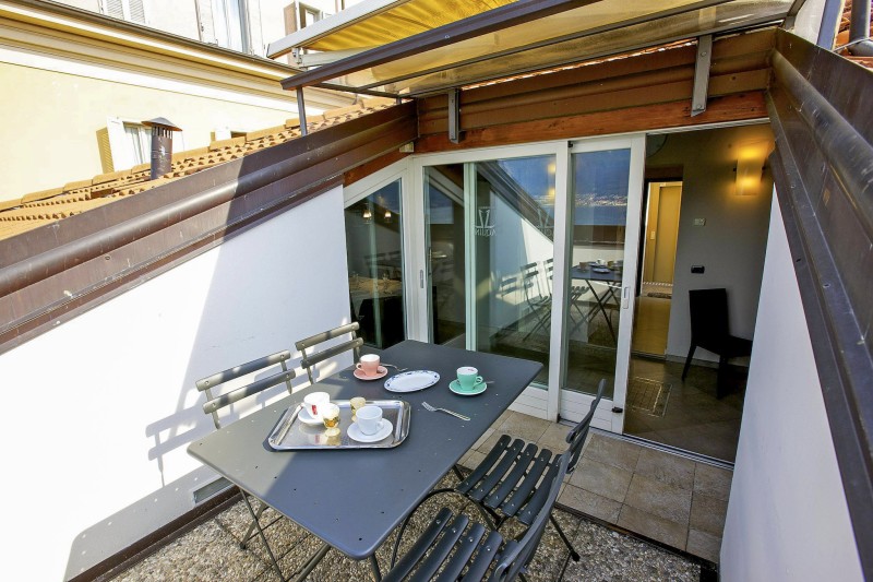 Sonnenbalkon mit Sitzgelegenheit für 4 Personen