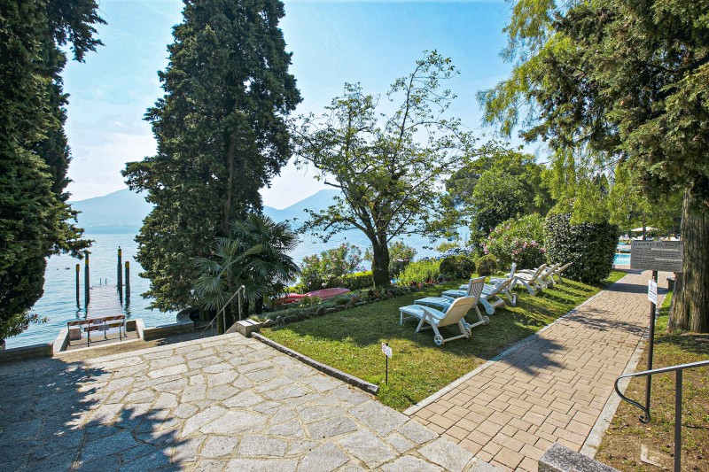 Unvergleichbar schöner Garten in direkter Seelage