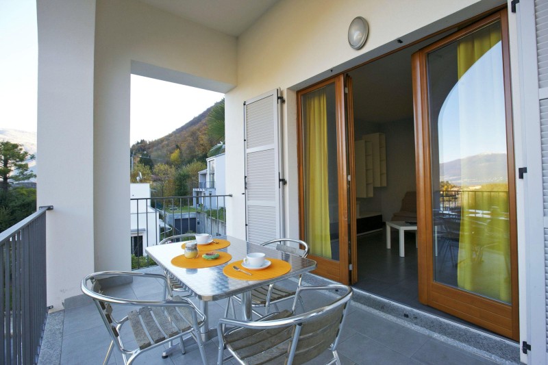 Ca. 12 m² großer Balkon mit wunderschöner Sicht auf Cannobio und den See