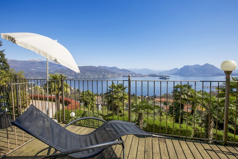 Ca. 15 m² großer Balkon mit atemberaubender Sicht auf den See