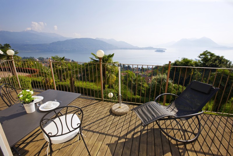 Ca. 15 m² Balkon mit atemberaubender Sicht auf den See