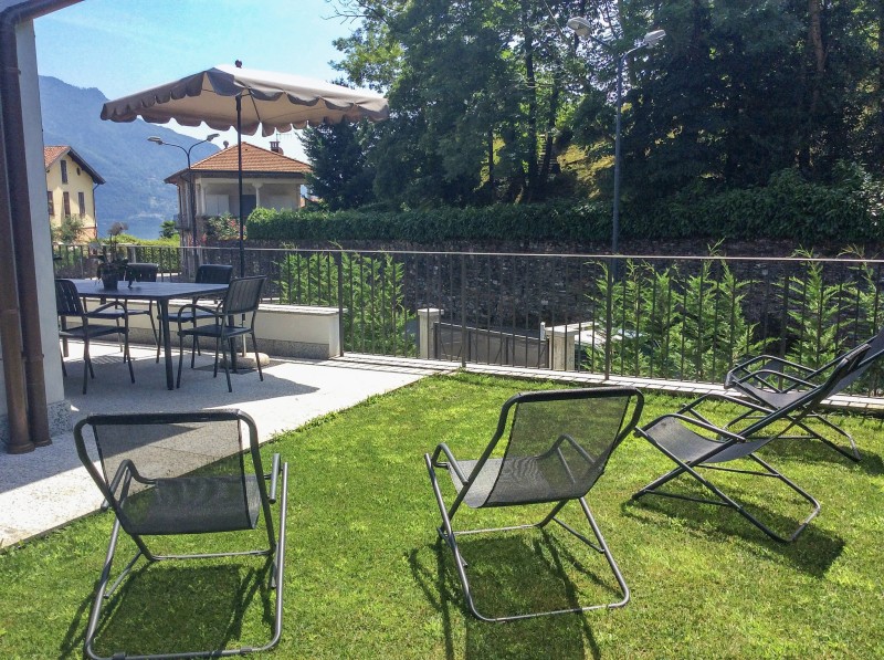 Ca. 400 m² großer abgeschlossener Sonnengarten mit Barbecue