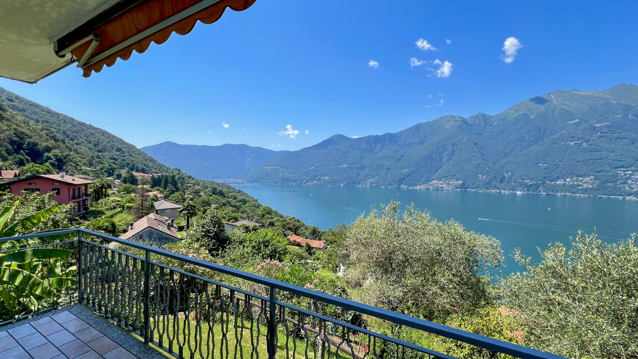 Südwestbalkon mit atemberaubender 180° Seesicht