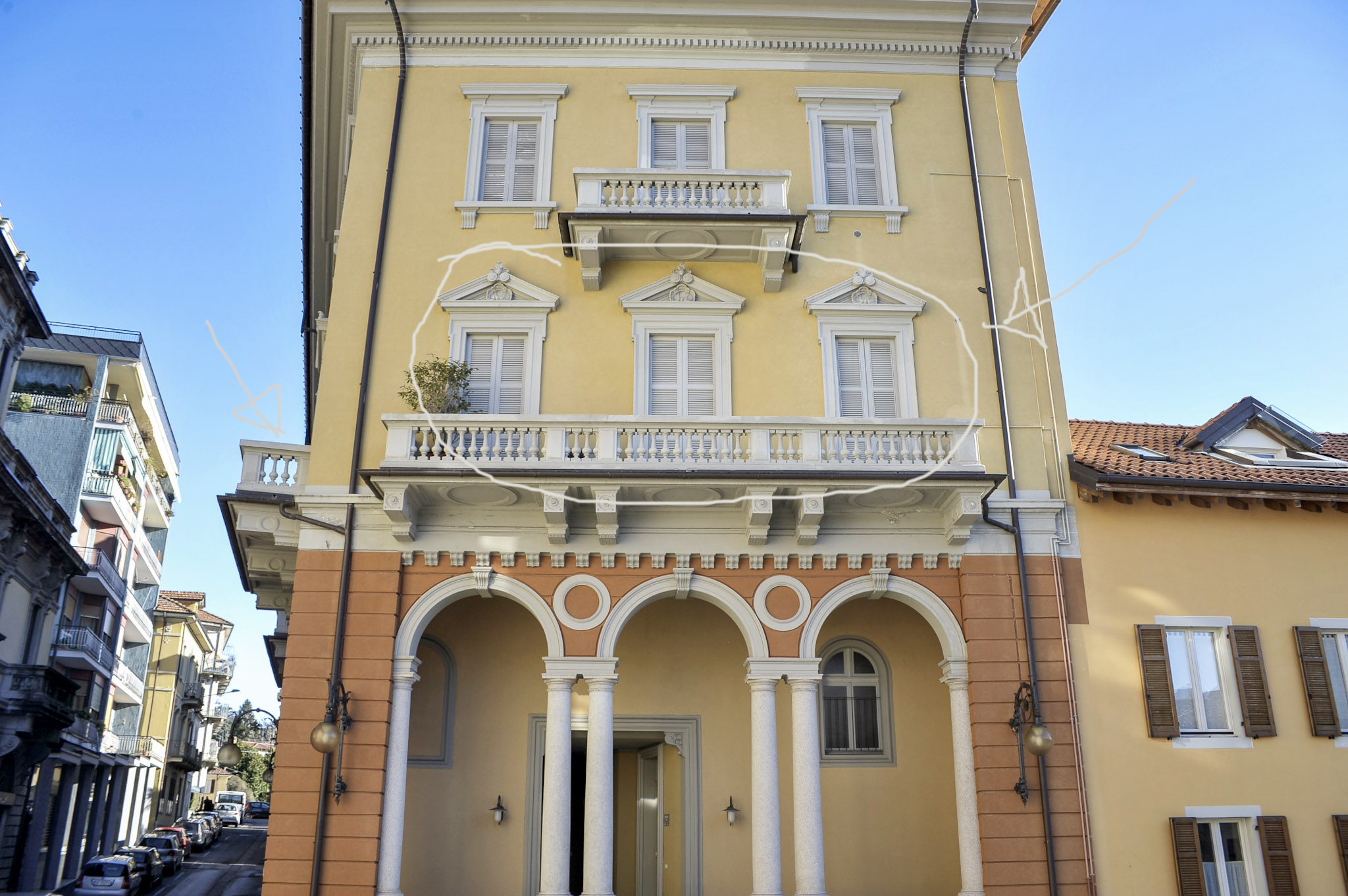 Die Wohnung befindet sich in der 2. Etage