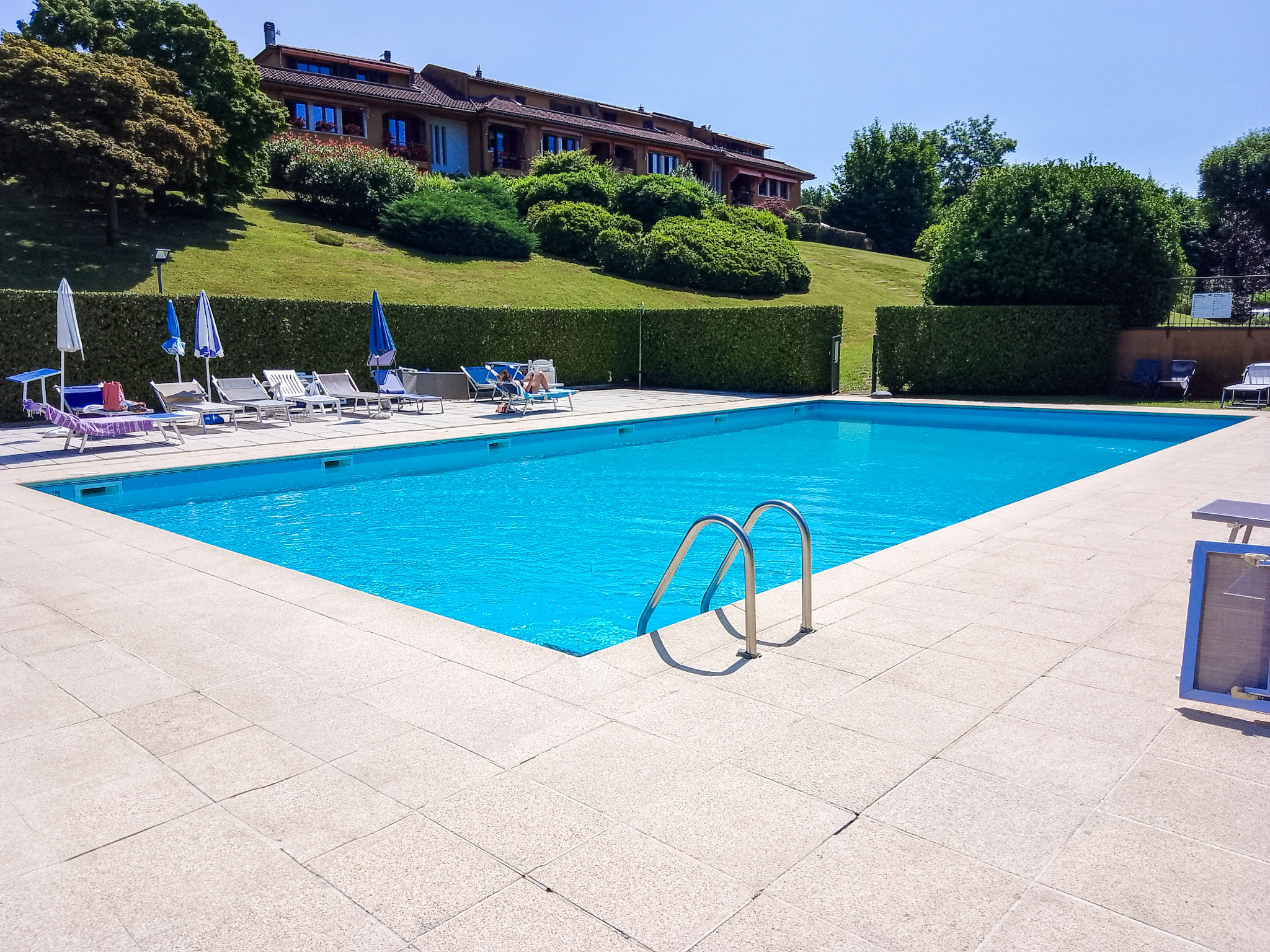 Ca. 15.000 m² großes Gemeinschaftsgrundstück mit Pool