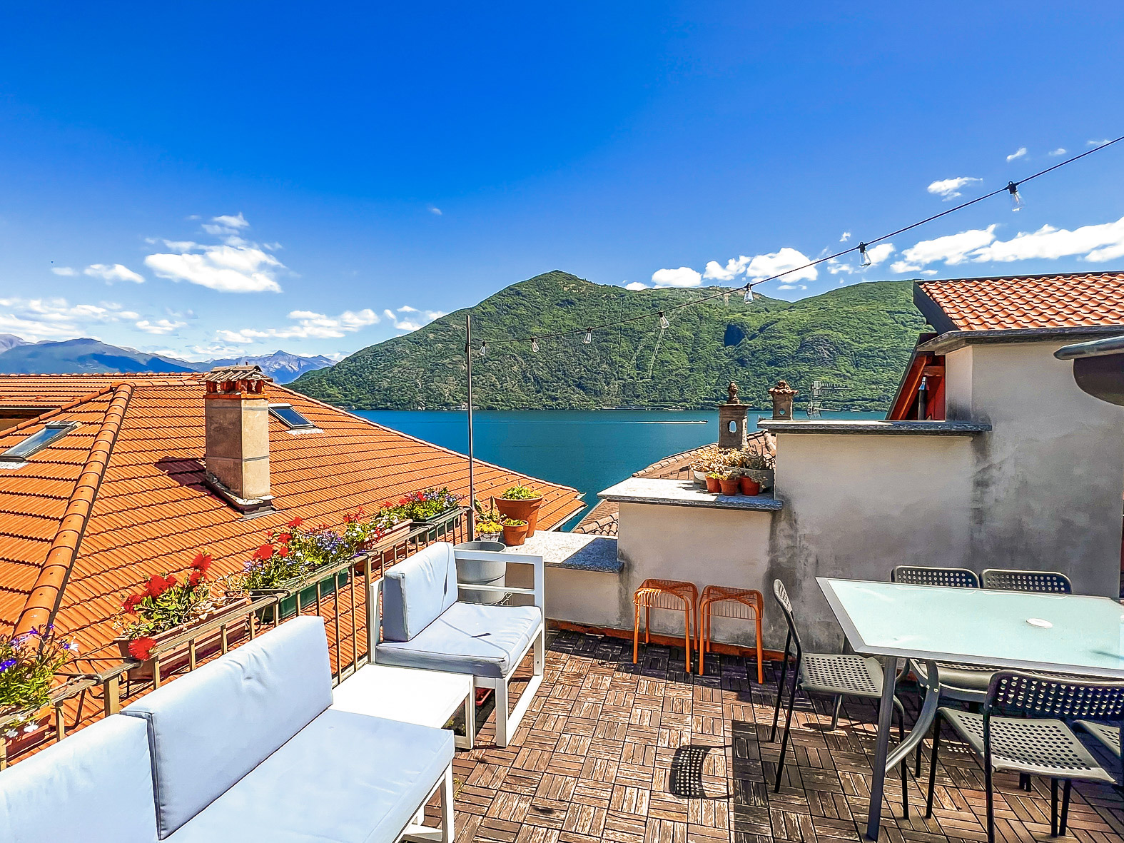 Ca. 20 m² große Dachterrasse mit Panoramasicht
